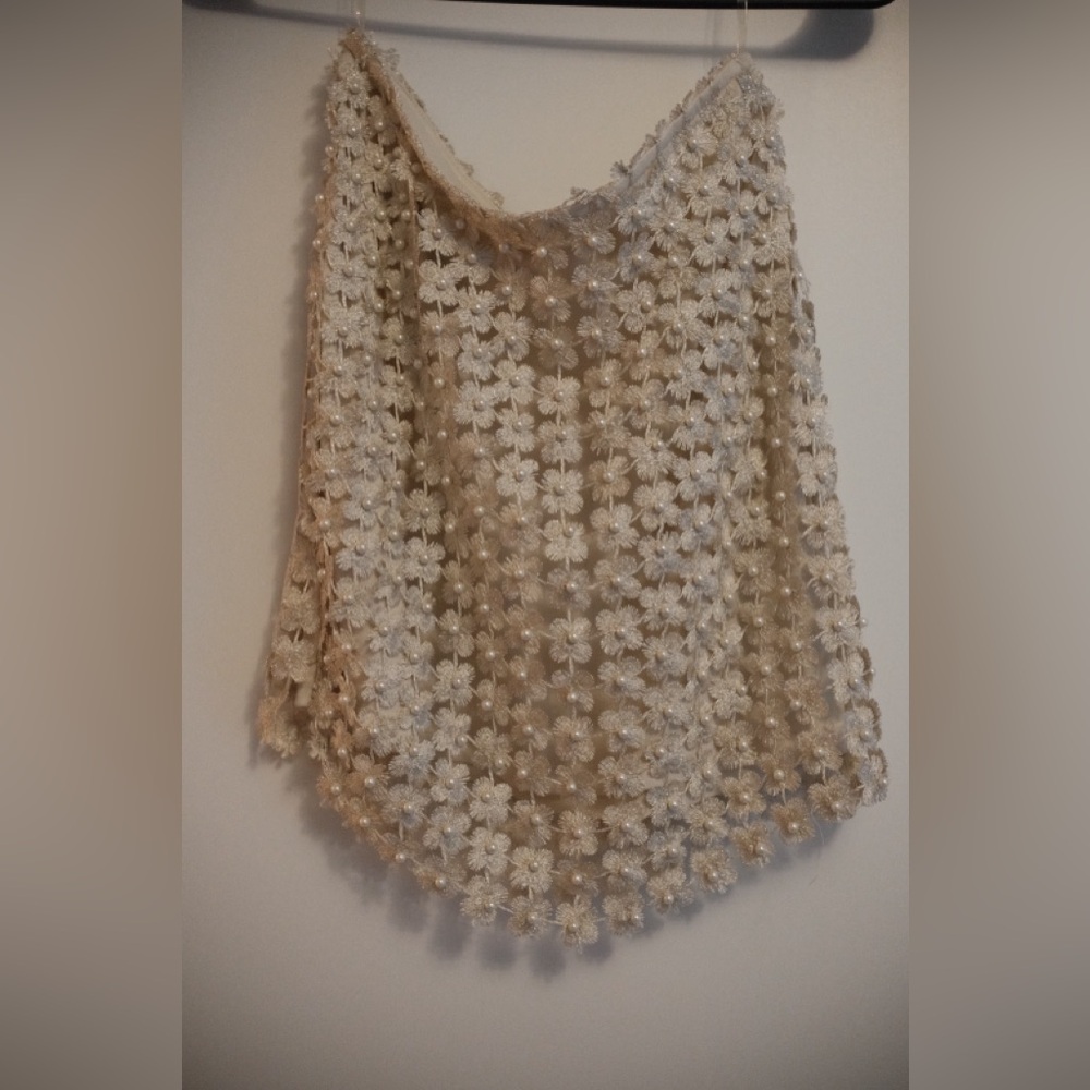 Skirt with shimmer and pearl detail